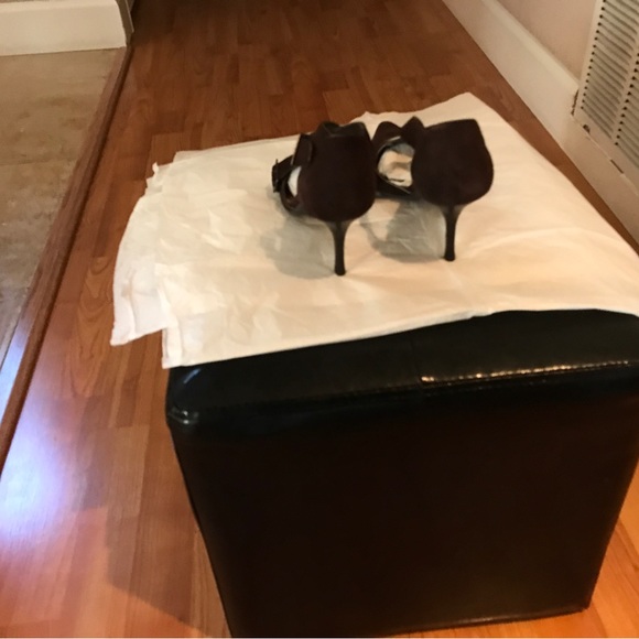 New. Gorgeous Calvin Klein brown suede heels! - Picture 4 of 6